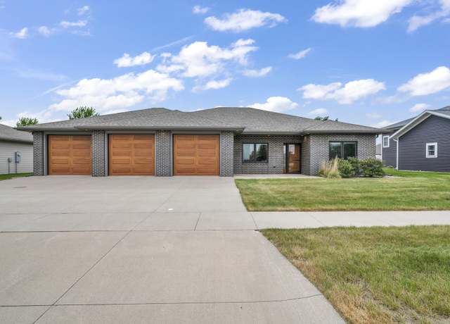 Property at 1630 Kristin Dr, Spencer, IA 51301, 3 beds, 2 baths