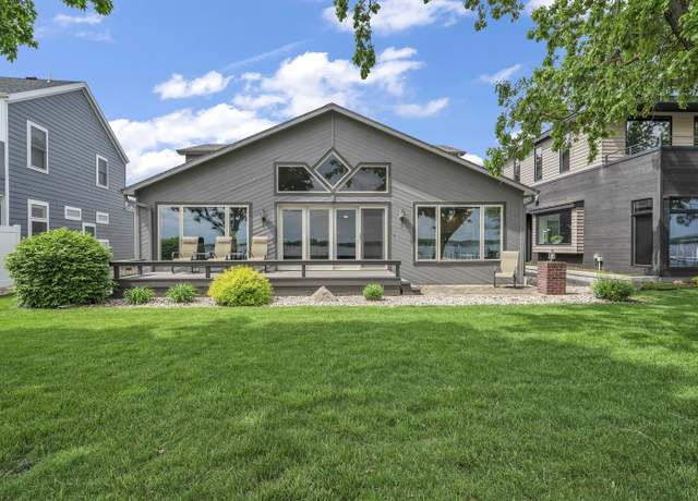 Property at 1705 Lakeshore Dr, Wahpeton, IA 51360, 4 beds, 2.5 baths