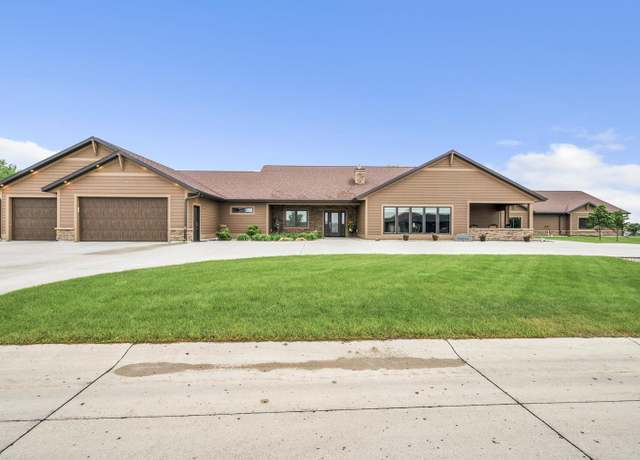 Property at 3300 Kuchel Trl, Milford, IA 51351, 5 beds, 3 baths