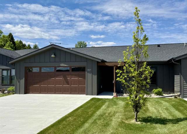 Property at 3903 Dorothy's Ln, Spirit Lake, IA 51360, 3 beds, 2 baths