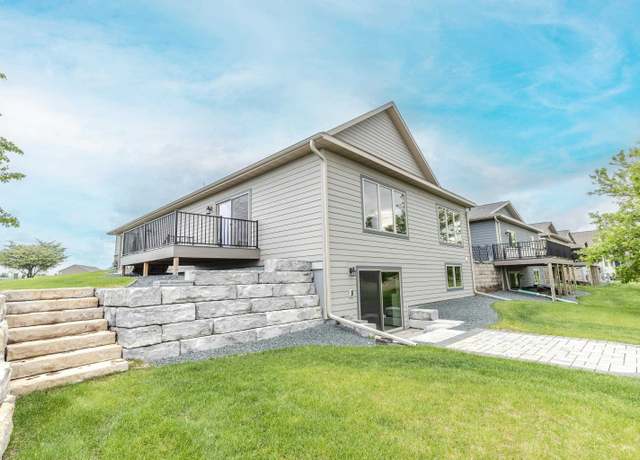 Property at 2043 35th St, Spirit Lake, IA 51360, 4 beds, 3 baths