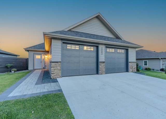 Property at 2043 35th St, Spirit Lake, IA 51360, 4 beds, 3 baths