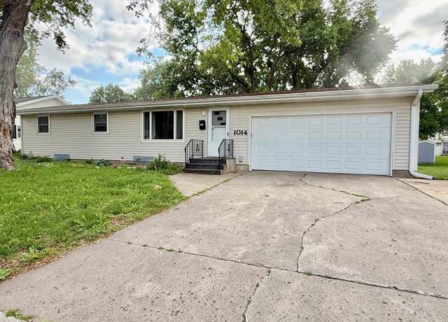 Property at 1014 8th Ave. West Ave, Spencer, IA 51301, 5 beds, 2 baths