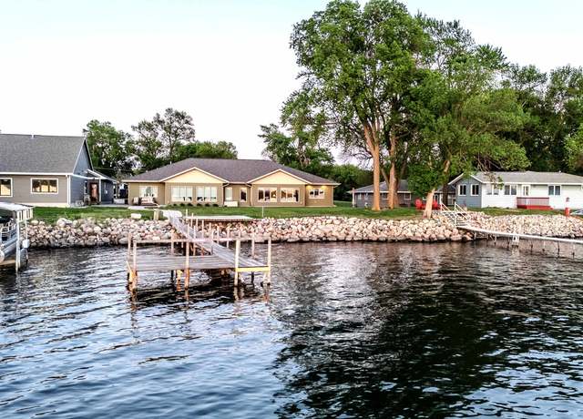Property at 506 & 508 2nd St S, Lake Park, IA 51347, 5 beds, 4 baths