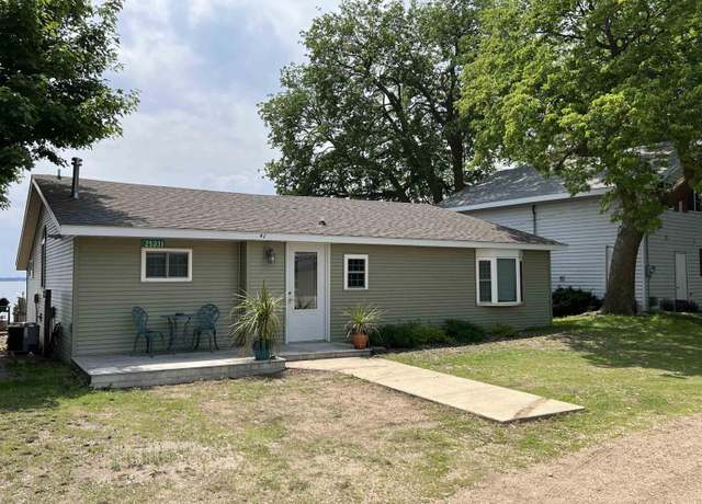 Property at 25031 Mcclelland Dr, Spirit Lake, IA 51360, 2 beds, 2 baths