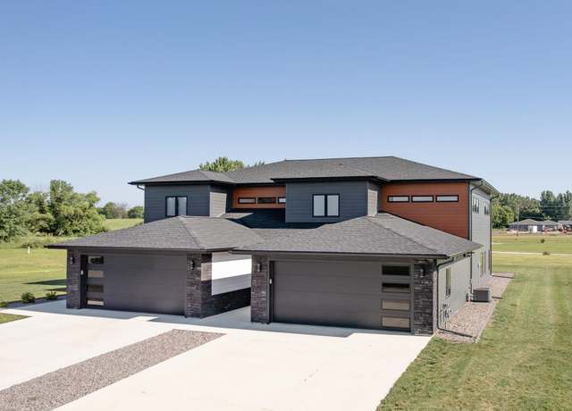 Property at 3302 Ponderosa Court 6B, Spirit Lake, IA 51360, 3 beds, 2.5 baths