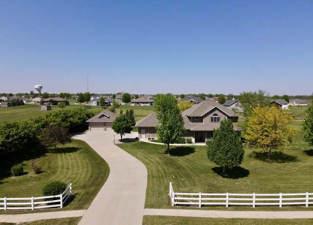 Property at 612 41st St, Spirit Lake, IA 51360, 4 beds, 2.5 baths