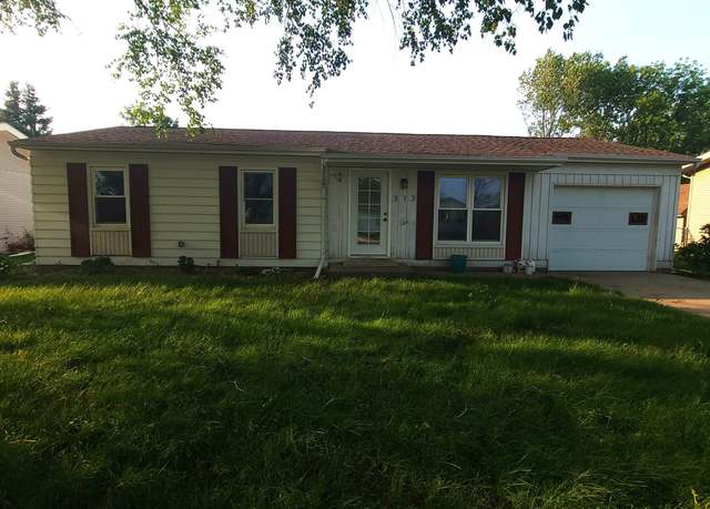 Property at 313 9th St SW, Spencer, IA 51301, 3 beds, 2 baths