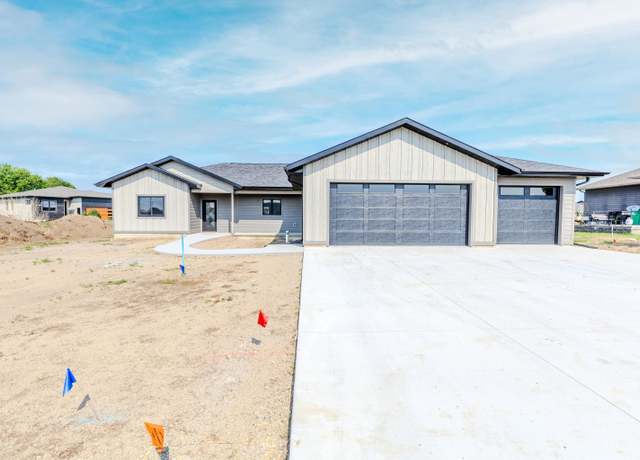 Property at 2801 Bonnie Ln, Milford, IA 51351, 3 beds, 2 baths