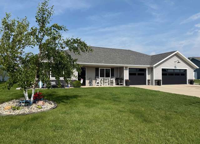 Property at 2604 Union Ave, Spirit Lake, IA 51360, 2 beds, 2 baths