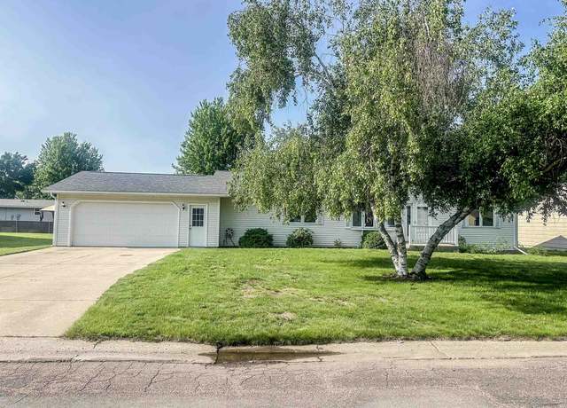 Property at 1613 16th St, Milford, IA 51351, 2 beds, 2 baths