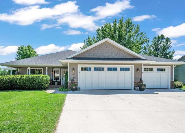 Property at 1401 34th St, Spirit Lake, IA 51360, 5 beds, 3 baths