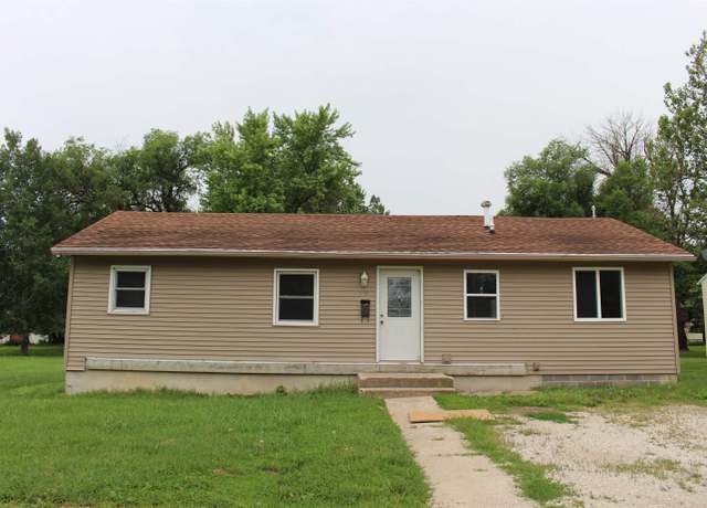 Property at 1413 Duncomb St, Sac City, IA 50583, 3 beds, 1 bath