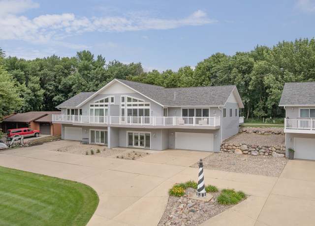 Property at 15400 250th Ave Ave, Spirit Lake, IA 51360, 3 beds, 3 baths