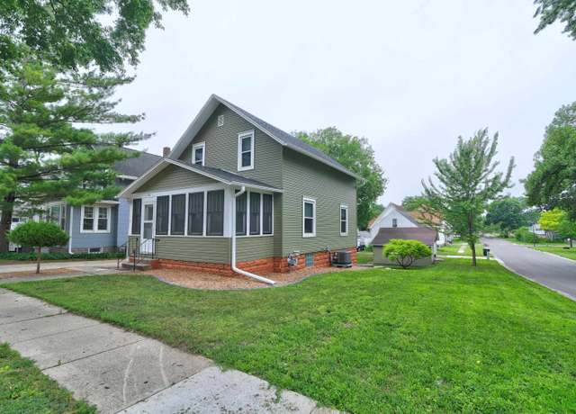Property at 621 N 6th St, Estherville, IA 51334, 3 beds, 2.5 baths