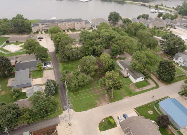 Property at 306 Iowa Street St, Arnolds Park, IA 51331