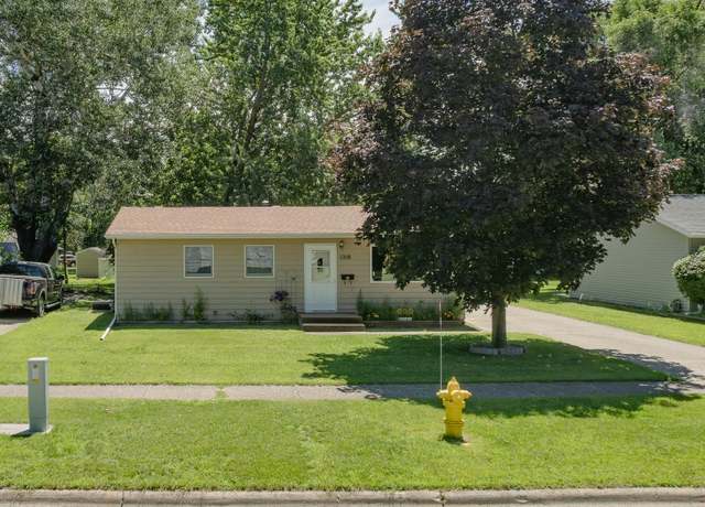 Property at 1210 Fairview Ave, Spencer, IA 51301, 4 beds, 2 baths