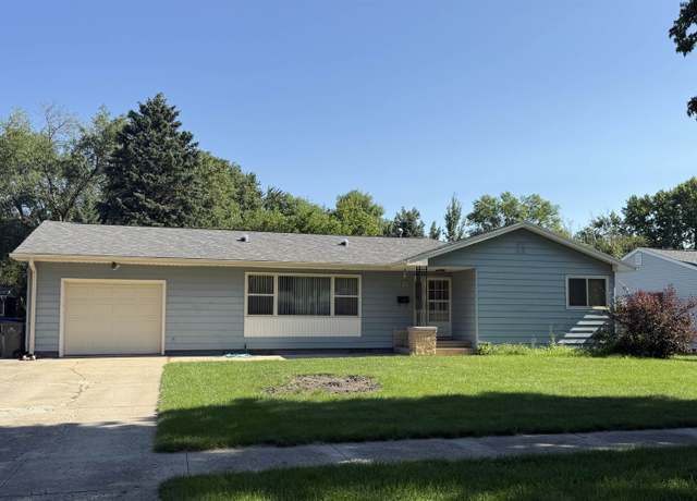 Property at 811 W 10th St, Spencer, IA 51301, 4 beds, 1.5 baths