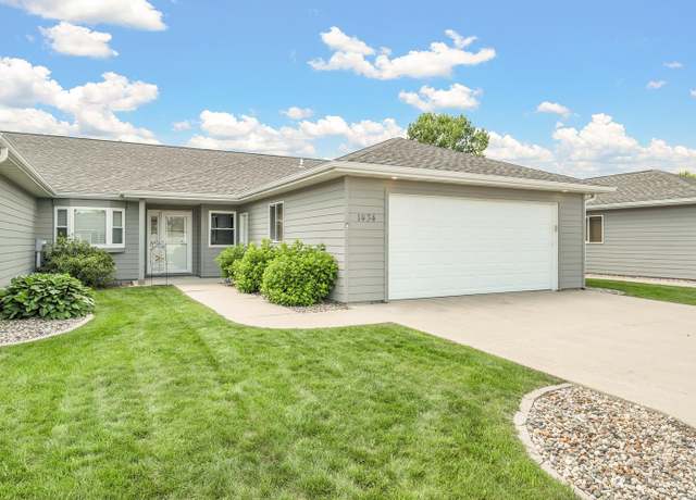 Property at 1434 Indian Hills Drive Dr, Spirit Lake, IA 51360, 4 beds, 3 baths
