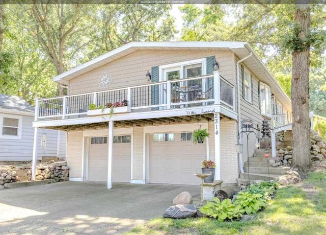 Property at 2314 Francis Sites Dr, Spirit Lake, IA 51360, 3 beds, 3 baths