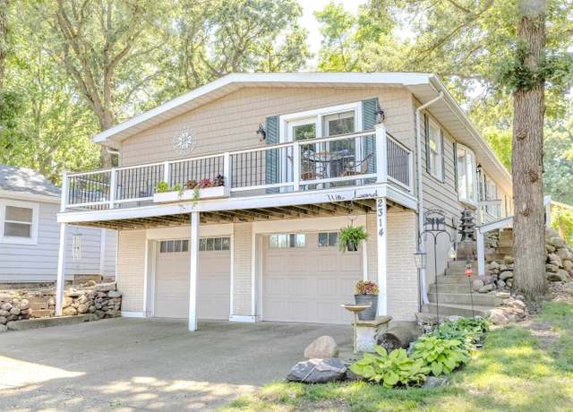 Property at 2314 Francis Sites Dr, Spirit Lake, IA 51360, 3 beds, 3 baths