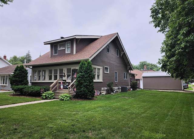 Property at 401 Madison St, Emmetsburg, IA 50536, 4 beds, 1.5 baths