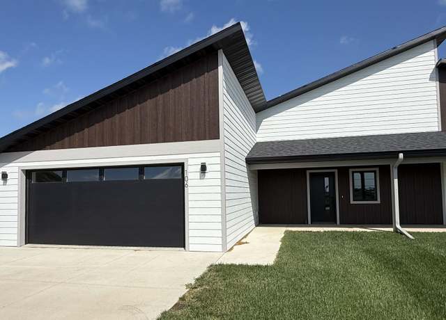 Property at 106 34th Ave W, Spencer, IA 51301, 3 beds, 2 baths