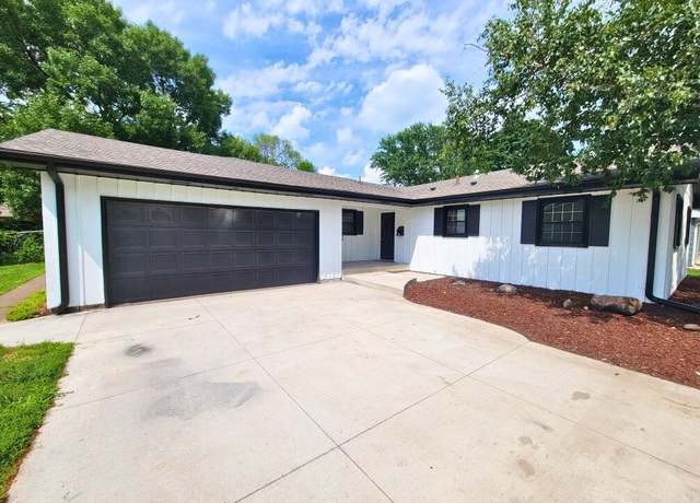 Property at 917 W 9th St, Spencer, IA 51301, 3 beds, 2 baths