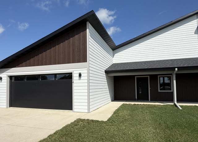 Property at 114 34th Ave W, Spencer, IA 51301, 3 beds, 2 baths