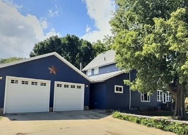 Property at 1710 Denver Ave, Spirit Lake, IA 51360, 4 beds, 2.5 baths