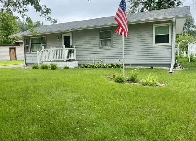 Property at 612 E 13th St, Spencer, IA 51301, 4 beds, 2 baths