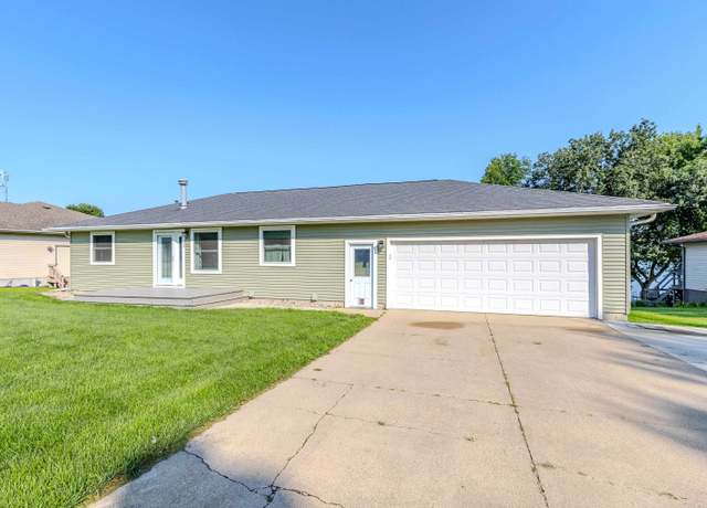 Property at 268 Country Club Dr, Lake Park, IA 51347, 2 beds, 2 baths
