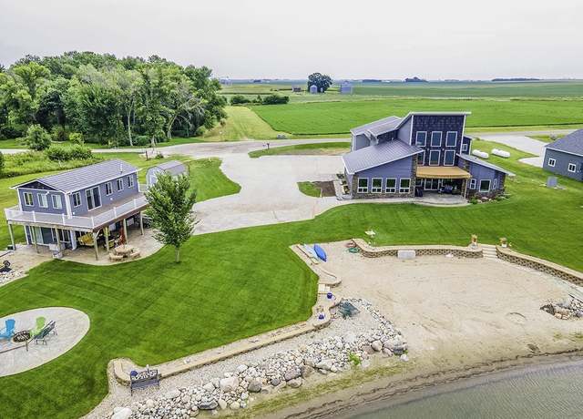 Property at 34695 and 34691 Island View Ln, Emmetsburg, IA 50536, 4 beds, 3 baths