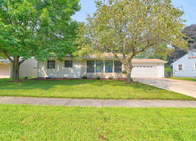 Property at 909 N 14th St, Estherville, IA 51334, 4 beds, 1.5 baths