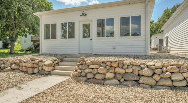 Photo of 1504 Dundee Ave, Spirit Lake, IA 51360