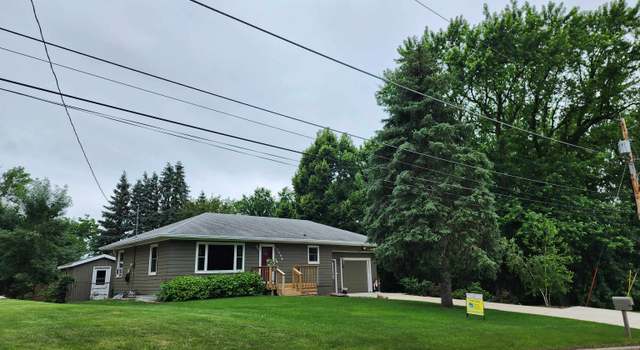 Photo of 2806 11th St, Emmetsburg, IA 50536