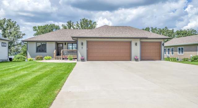 Photo of 110 West Bay Rd, Lake Park, IA 51347