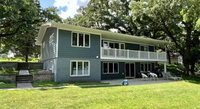 Photo of 406 15th St, Spirit Lake, IA 51360