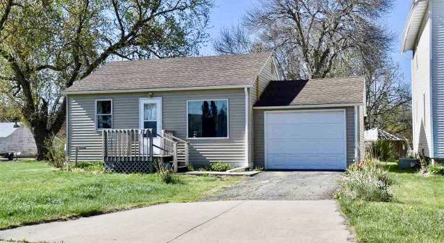 Photo of 17 E Ave W, Lake Park, IA 51347