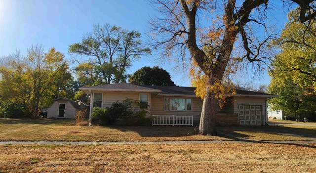 Photo of 203 S 4th St, Mallard, IA 50562