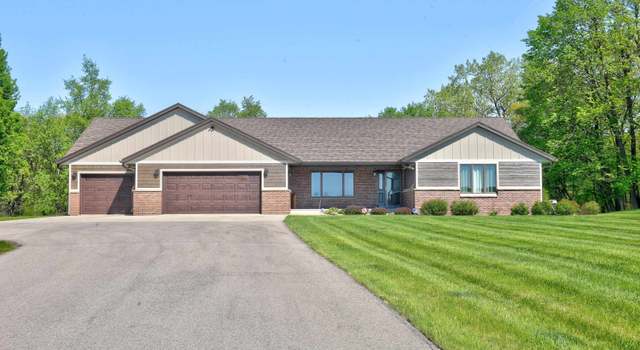 Photo of 302 Little John Rd, Estherville, IA 51334