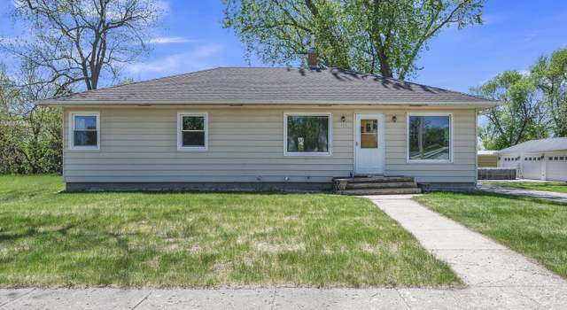 Photo of 105 Avenue B W, Lake Park, IA 51347