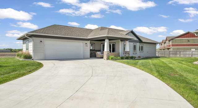 Photo of 1902 Parks St, Spirit Lake, IA 51360
