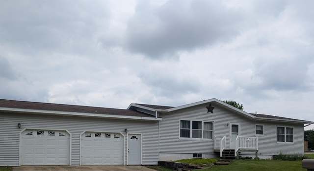 Photo of 1205 Lakeside Ave, Lake Park, IA 51347