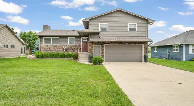 Photo of 1009 Eloise St, Okoboji, IA 51355