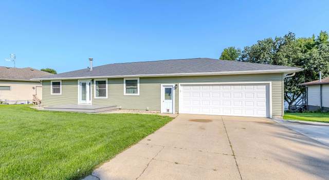 Photo of 268 Country Club Dr, Lake Park, IA 51347