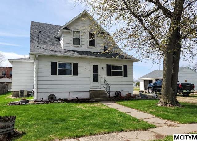 Property at 107 E Walnut St St, Manly, IA 50456, 4 beds, 2 baths