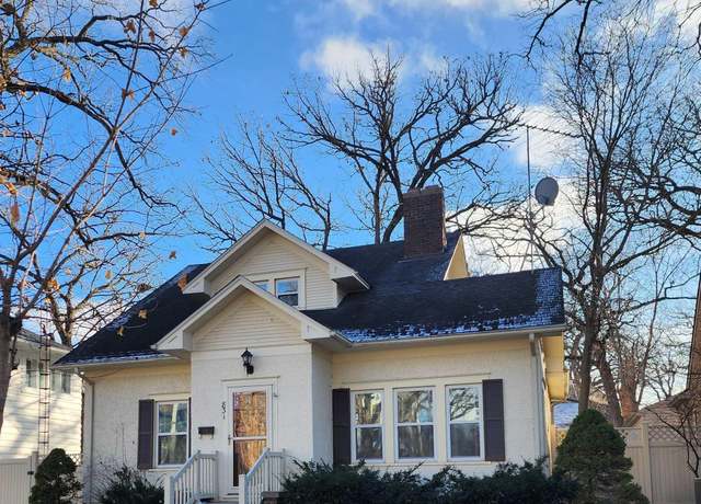 Property at 831 1st St NW, Mason City, IA 50401, 3 beds, 2.25 baths