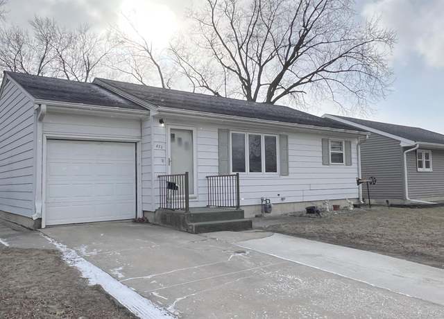 Property at 825 7th St SE, Mason City, IA 50401, 2 beds, 1 bath