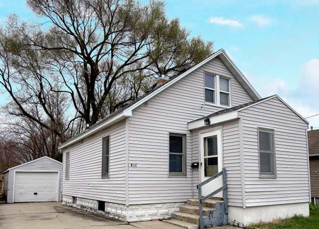 Property at 836 8th St SE, Mason City, IA 50401, 2 beds, 1 bath